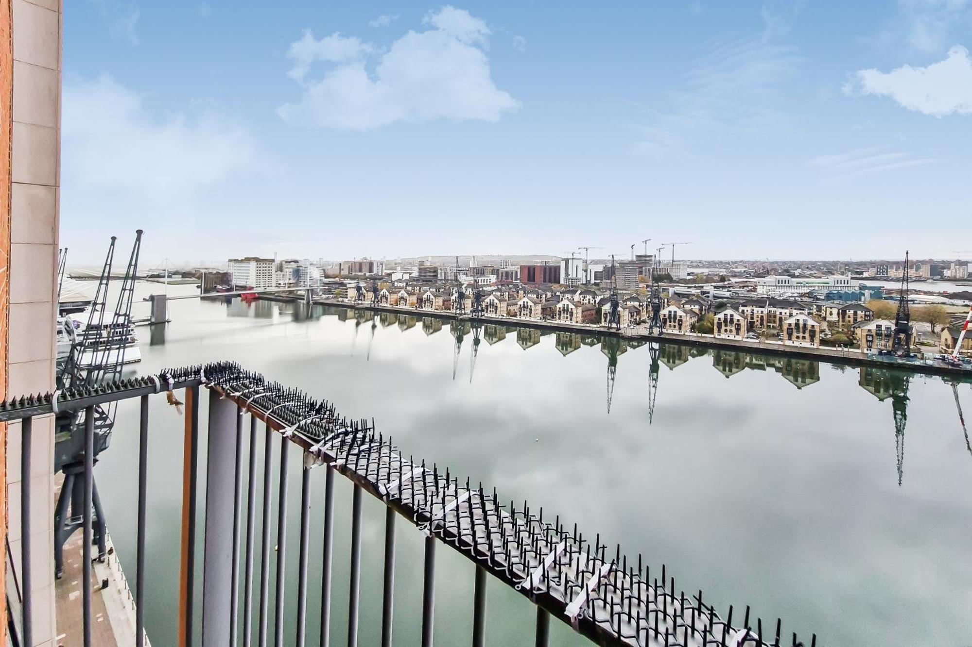 Deluxe Two Bed Apartment With River & City View London Exterior photo