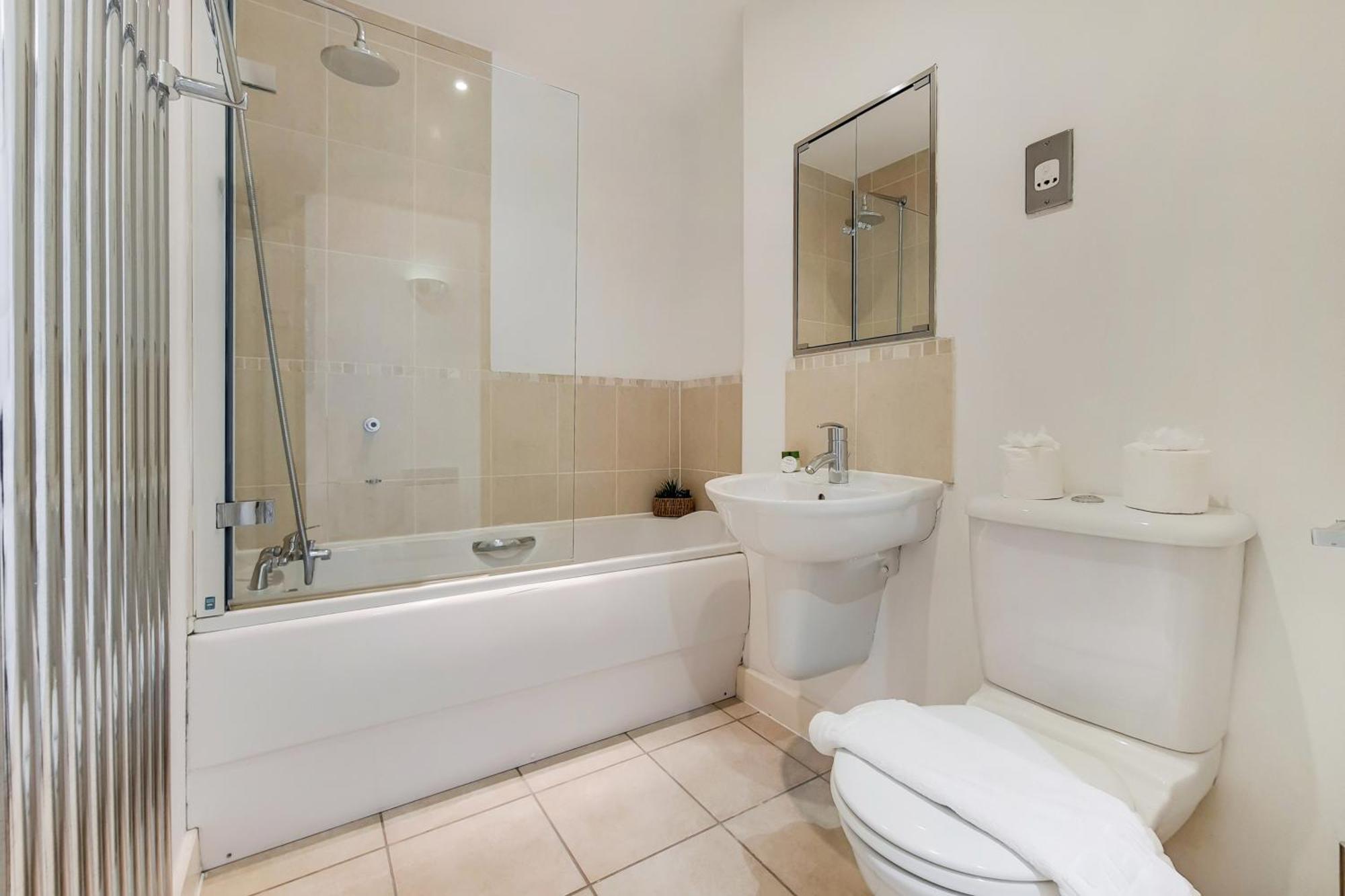Deluxe Two Bed Apartment With River & City View London Exterior photo