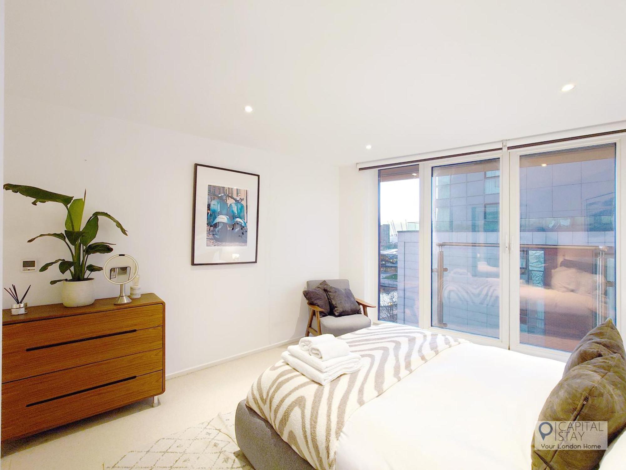 Deluxe Two Bed Apartment With River & City View London Exterior photo