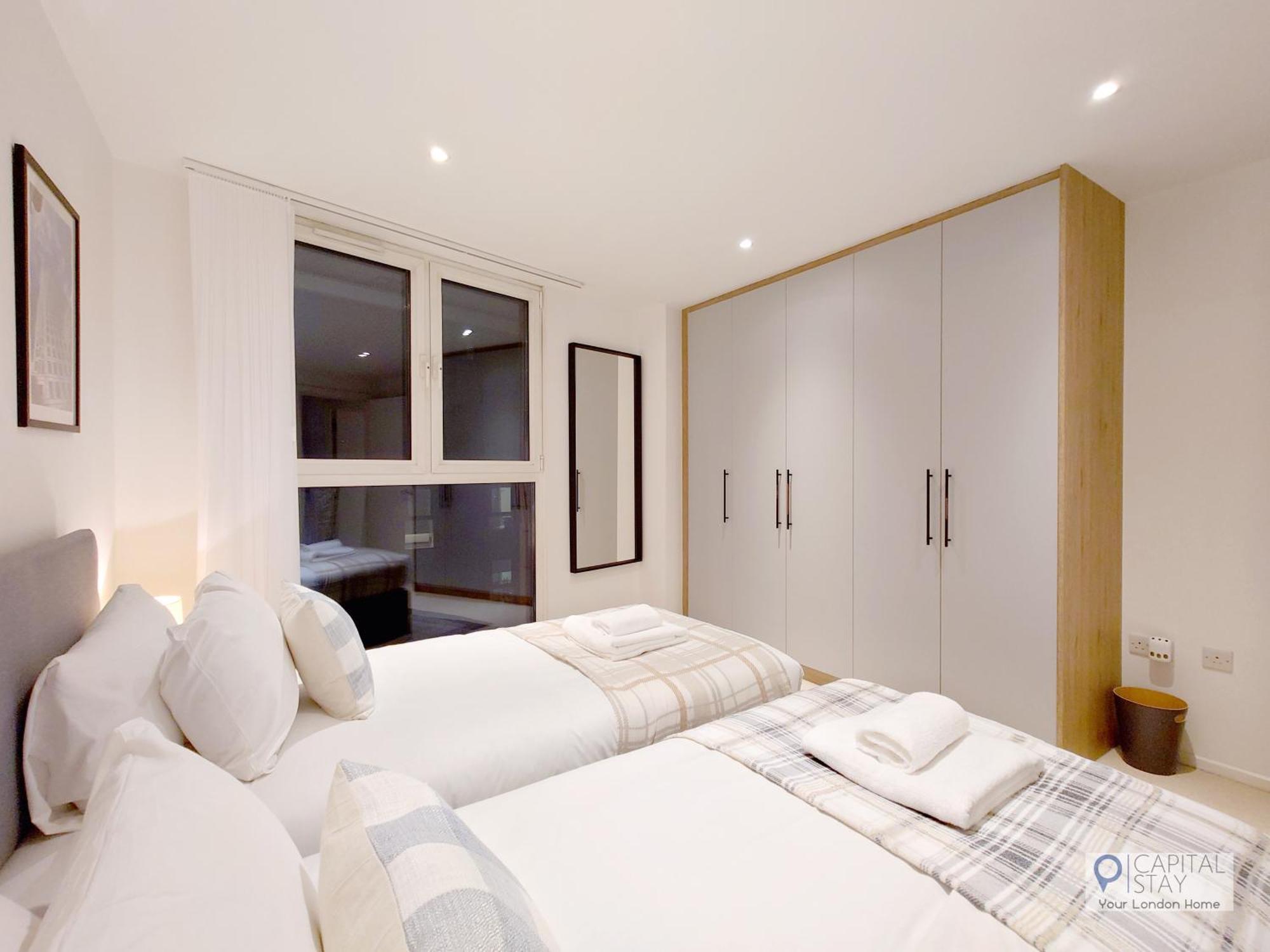 Deluxe Two Bed Apartment With River & City View London Exterior photo