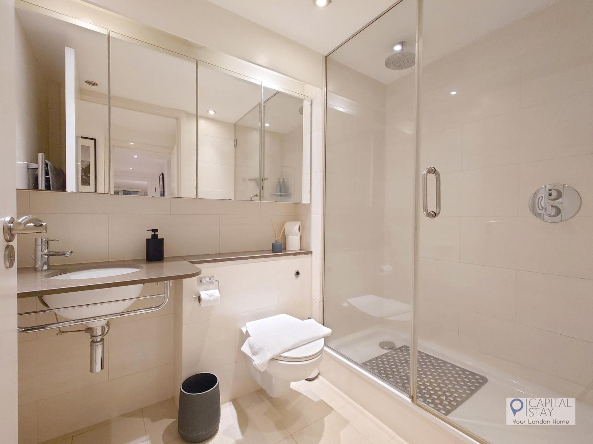 Deluxe Two Bed Apartment With River & City View London Exterior photo